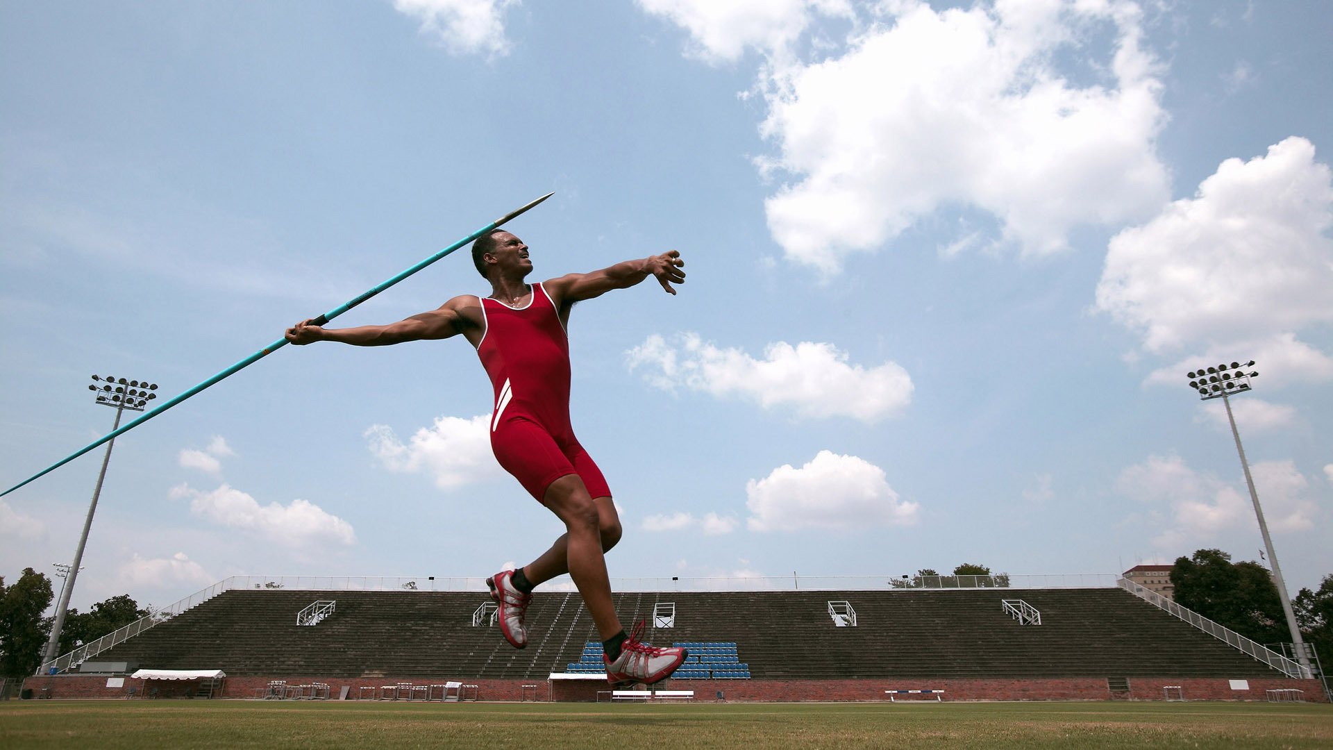 波兰蛙泳新星再刷新纪录，波兰冬泳
